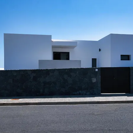 White House - Fire Pit And Private Pool By Lanzarote Villa